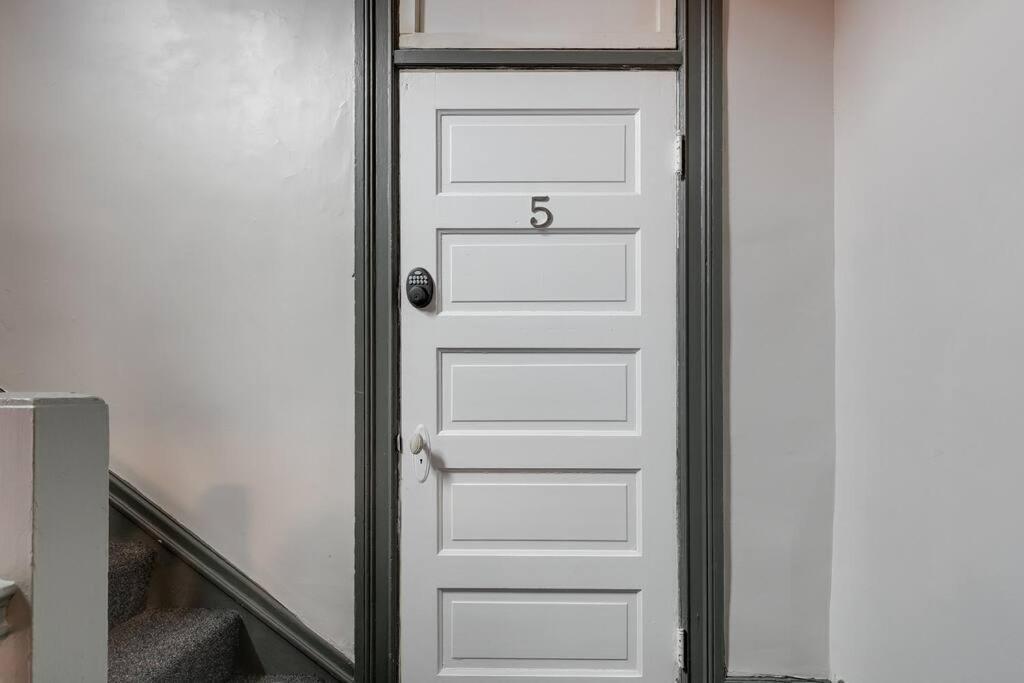 G5 King Bed Central Location Museums Free Parking Ρίτσμοντ Εξωτερικό φωτογραφία